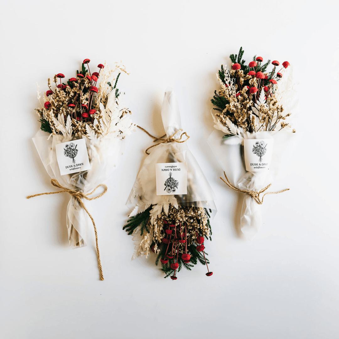 Dusk & Dawn Holly Dried Flower Bouquet - Thumbnail 3