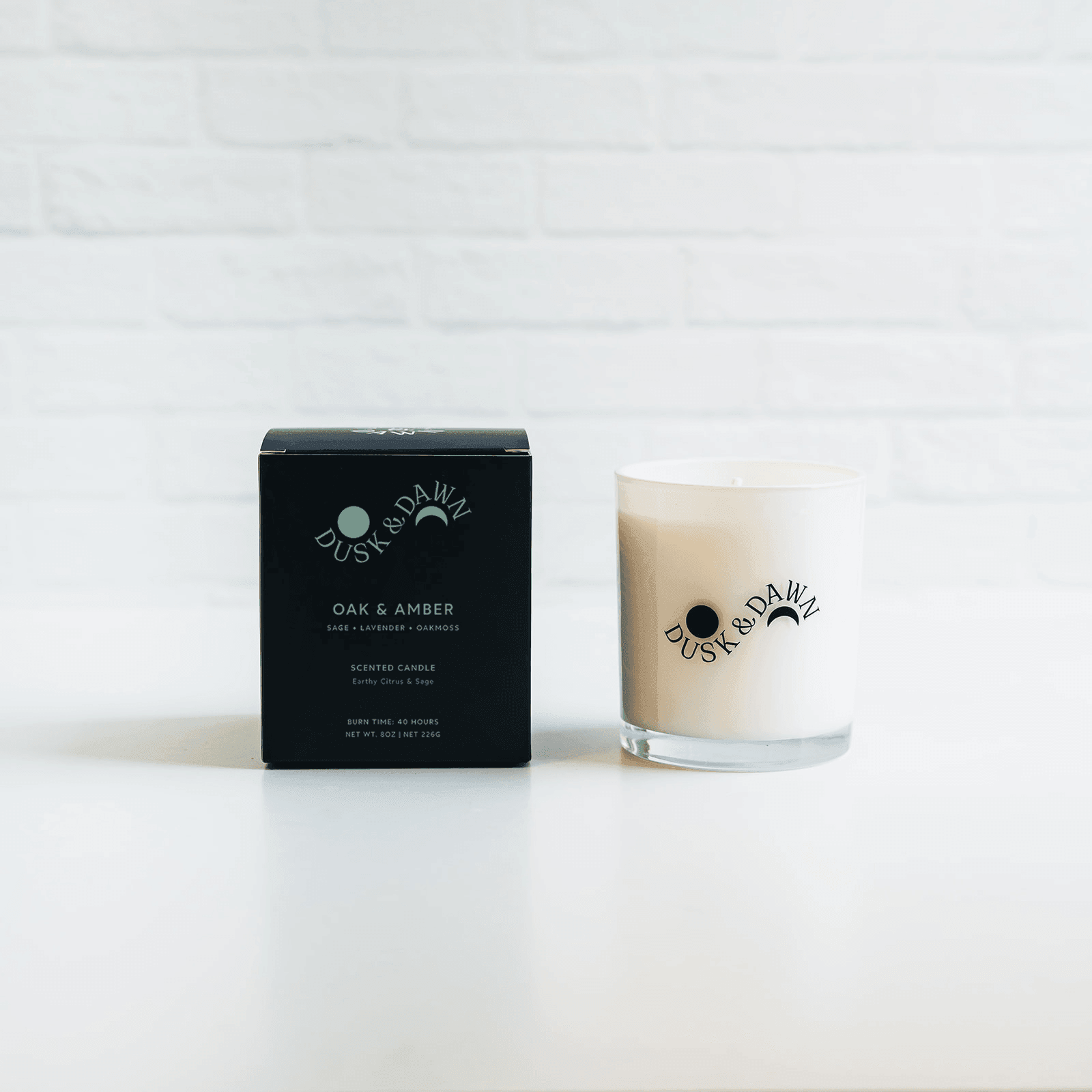 Dusk & Dawn Oak & Amber Soy Candle - Thumbnail 2