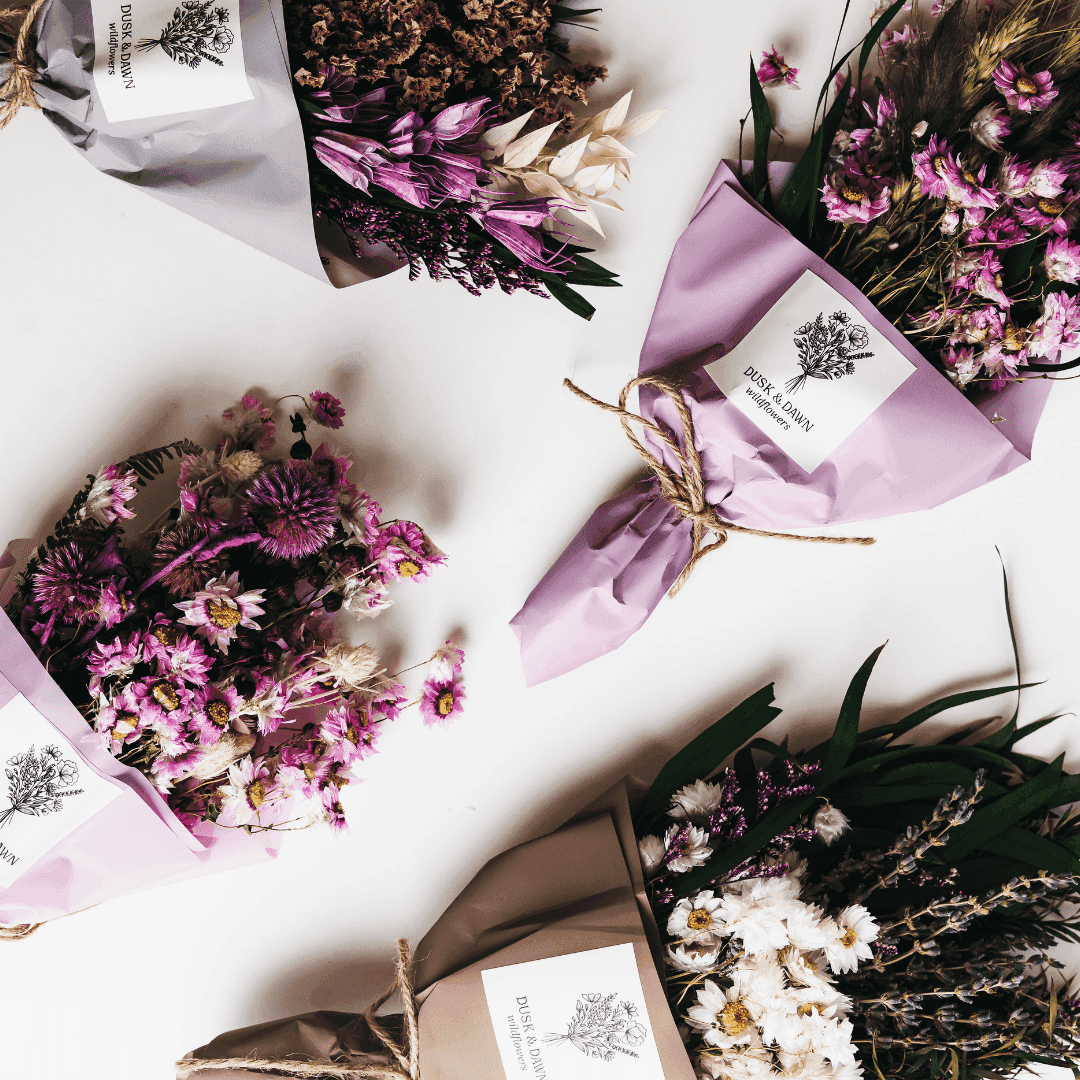 Dusk & Dawn Holly Dried Flower Bouquet - Thumbnail 4